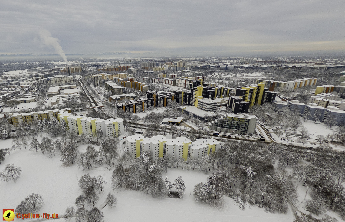 04.12.2021 - Karl-Marx-Ring und Marx-Zentrum in Neuperlach